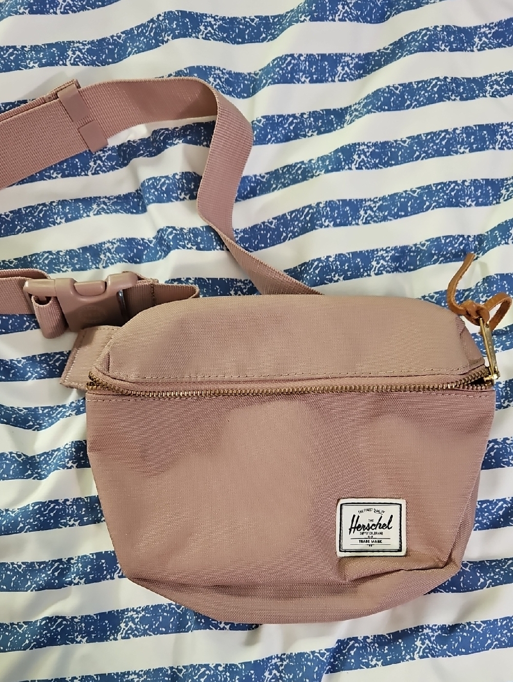 Herschel Dusty Rose Hip Pack